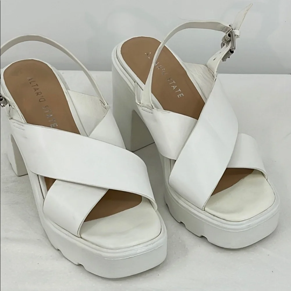ALTAR’D STATE SIZE 6 Women's White Platform Sandals